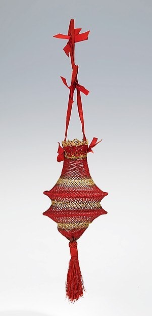 Full view of a silk and metal-thread Regency reticule