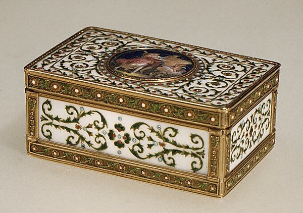 Gold and enamel snuffbox shown closed